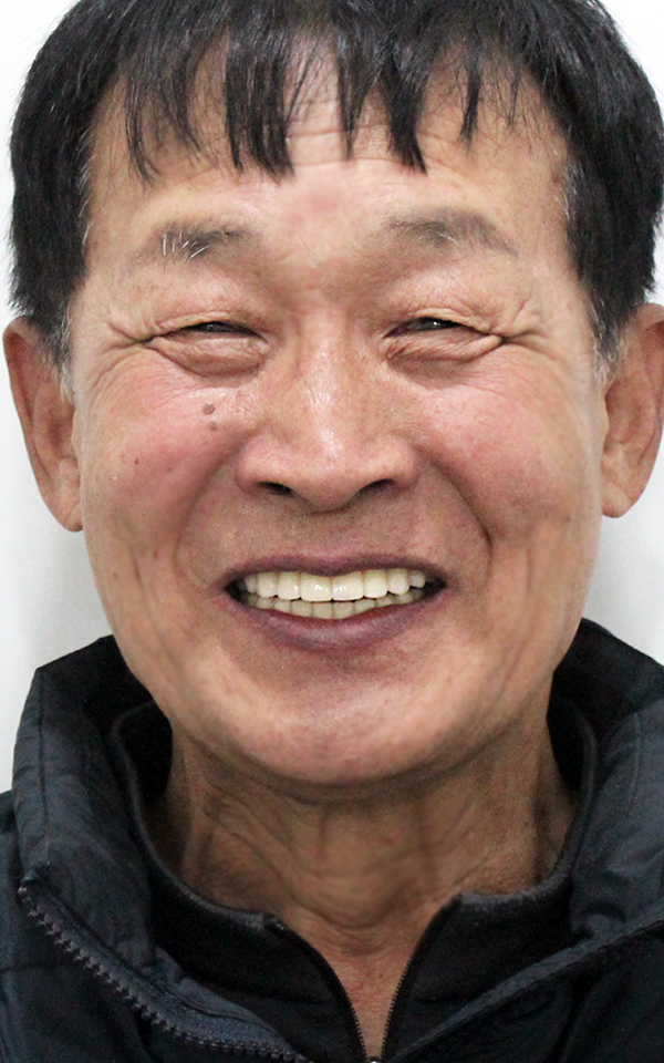 틀니 불편으로 식사에 어려움이 컸던